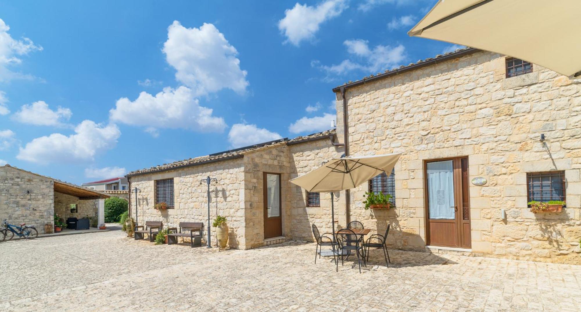 Borgo Monachella Bed & Breakfast Ragusa Eksteriør bilde