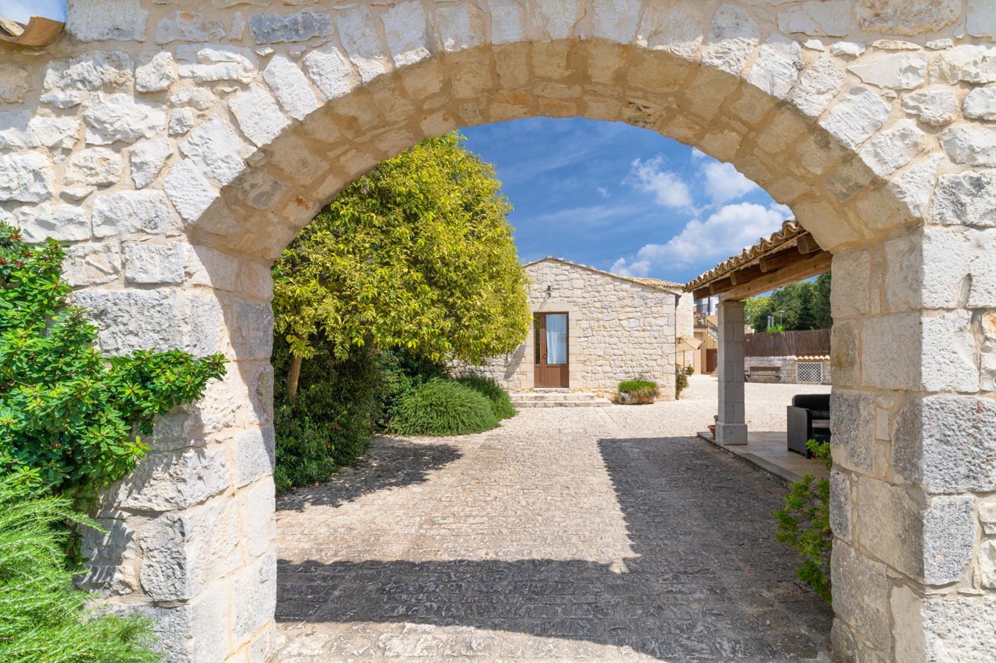 Borgo Monachella Bed & Breakfast Ragusa Eksteriør bilde